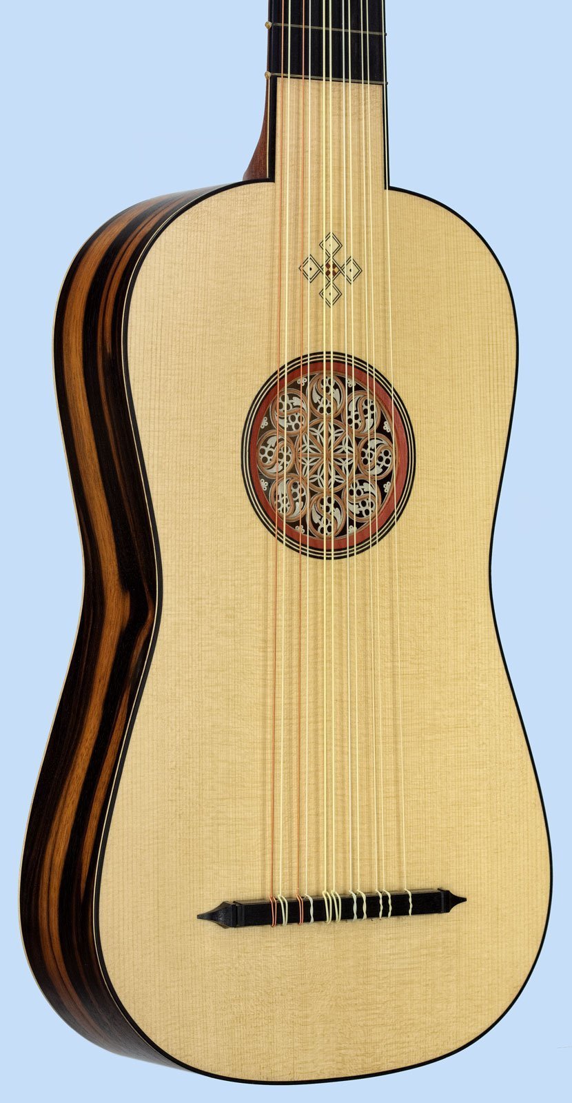 Flat-back vihuela in E or D, SL 68cm soundboard in perspective