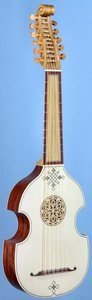 Viola da mano 'dai Libri' model front view in perspective